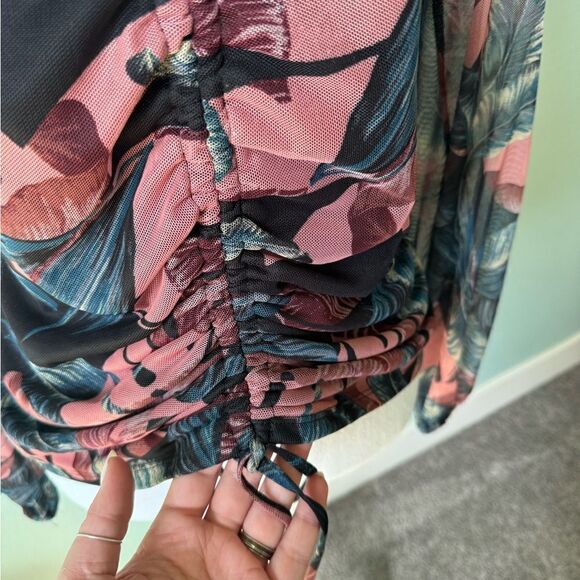 Daytrip Womens Long Sleeve Adjustable Top Medium Pink Navy Sheer Floral - Picture 3 of 10